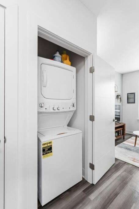 Mid-Century Modern Studio Cozysuites Downtown Indianapolis Esterno foto