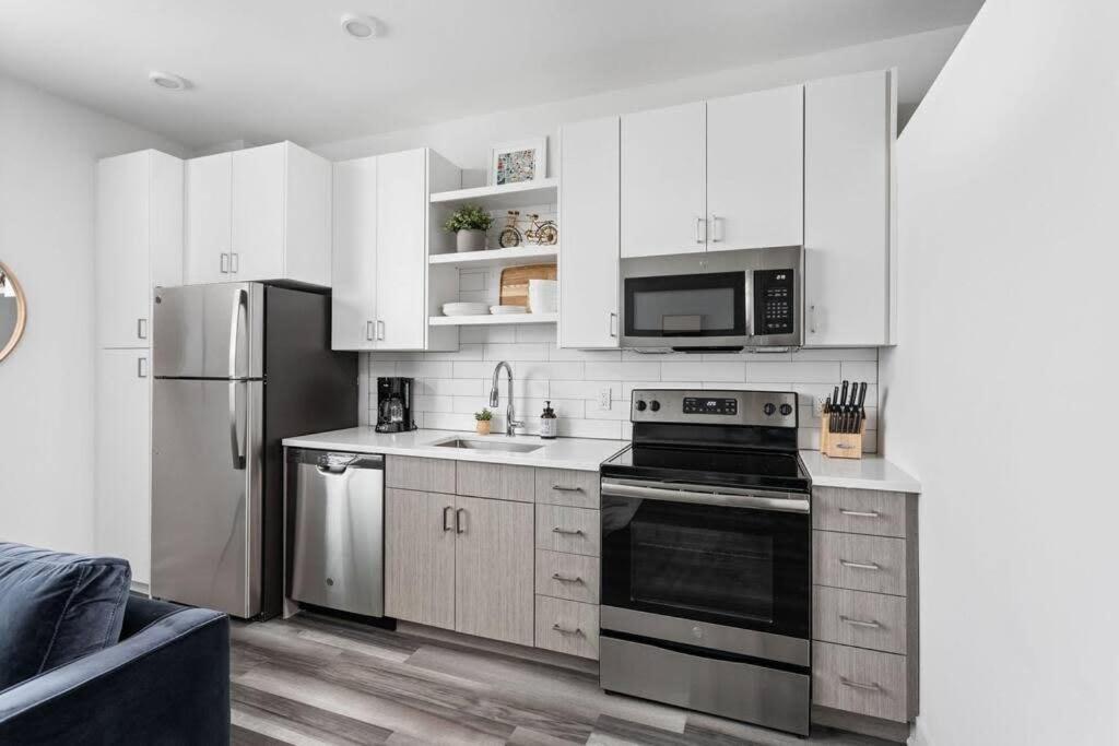 Mid-Century Modern Studio Cozysuites Downtown Indianapolis Esterno foto