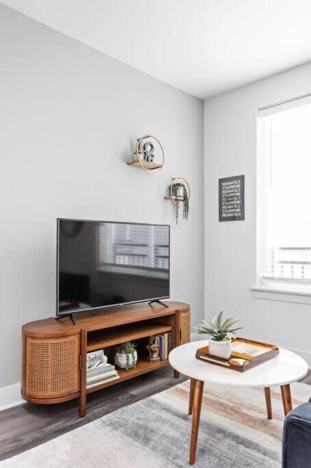 Mid-Century Modern Studio Cozysuites Downtown Indianapolis Esterno foto